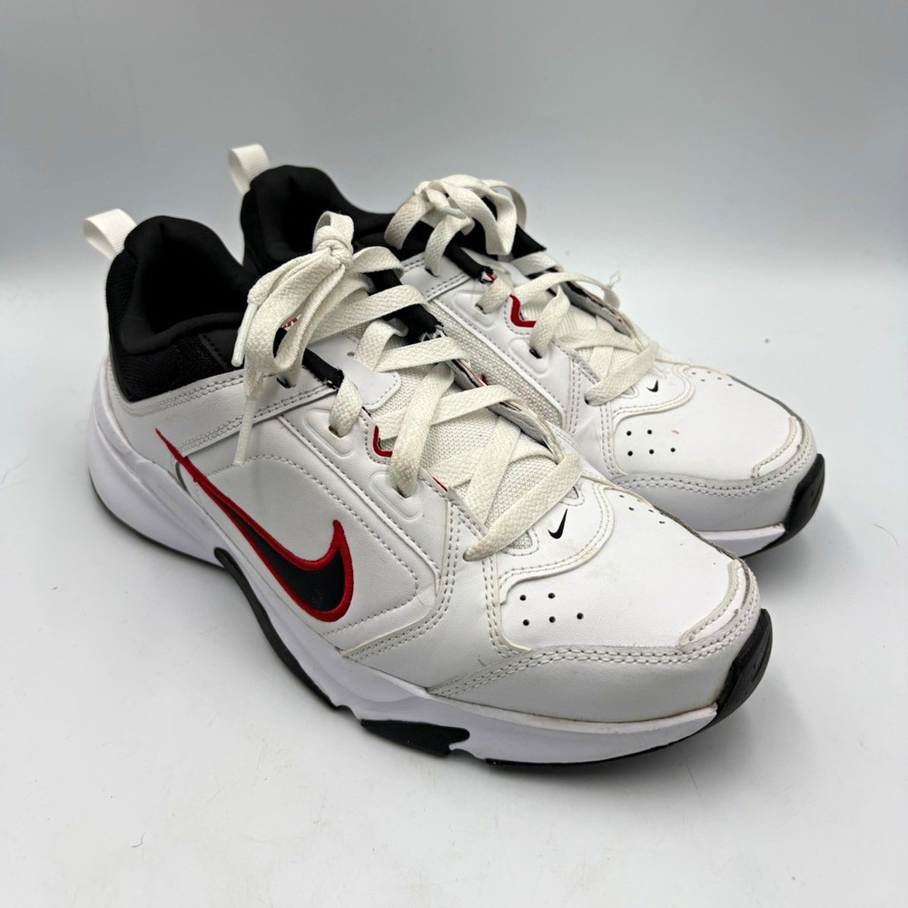 Nike Defy All Day Low Top Lace-Up Leather Sneakers Men's US Size 8
